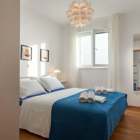 Andrea Apartment *